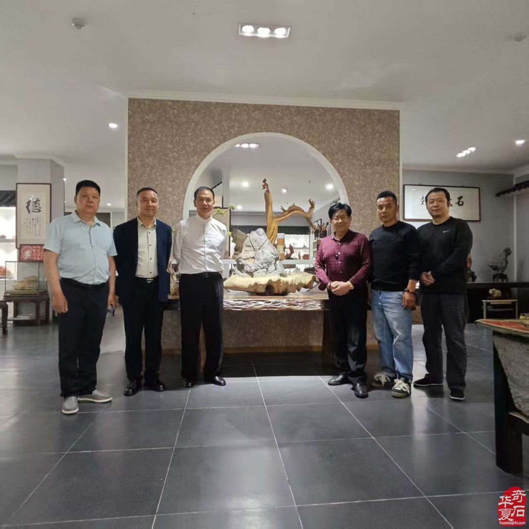参加淮南石博会顺访王吉清石馆