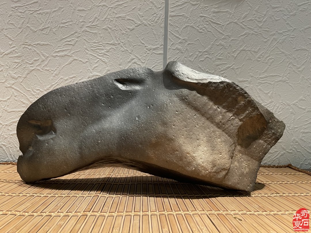 双兽合体的奇石“马鬃镇岳”