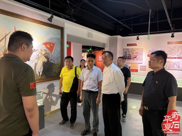 洛阳赏石文化万里行走进吐鲁番东方红卓览文化博物馆