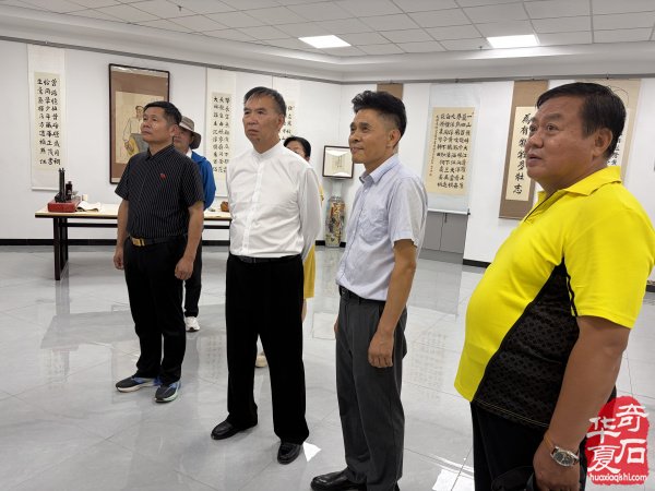 洛阳赏石文化万里行走进吐鲁番东方红卓览文化博物馆