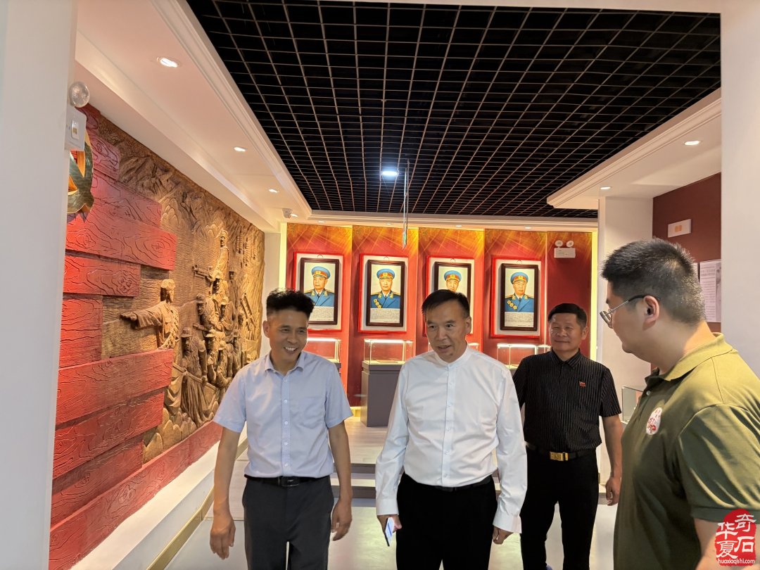 洛阳赏石文化万里行走进吐鲁番东方红卓览文化博物馆