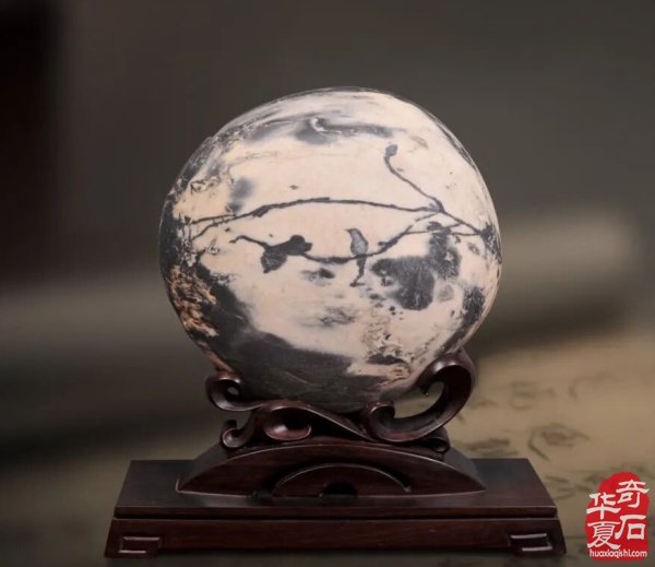 玩石者如何避开深不可测的悬崖和陷坑