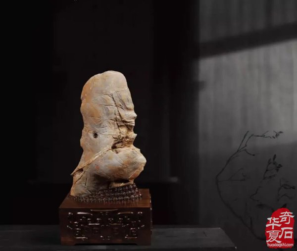 玩石者如何避开深不可测的悬崖和陷坑