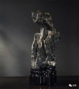 赏石具有美学上​“超现实”艺术品的位阶