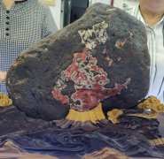 栾川奇石城的“三玉一石” 驻留爱石人的脚步 图