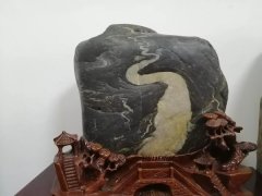 安康汉子找出“中国”字样奇石献礼祖国！