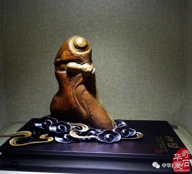 点击进入看图评论 奇石市场才是最好的玩石学堂