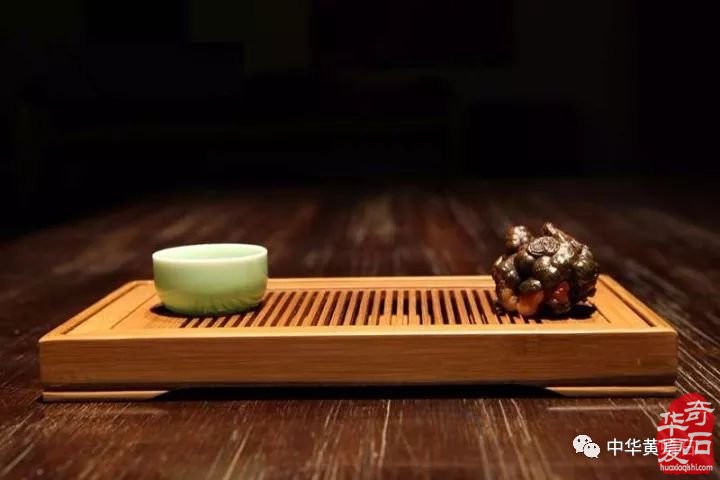 点击进入看图评论 奇石市场才是最好的玩石学堂