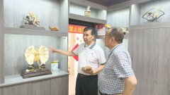 洛阳奇石古玩文化城喜迎贵客来访 图
