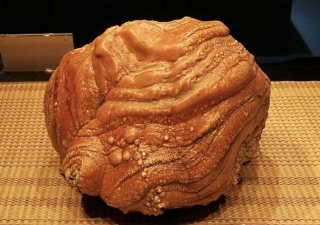 奇石天价乱象，谁在编造“疯狂的石头“