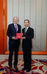 圣石文化·哈格尔·居延古道非遗品牌亮相中欧经贸文化交流会