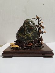 老有所乐七旬老人奇石展与国同庆