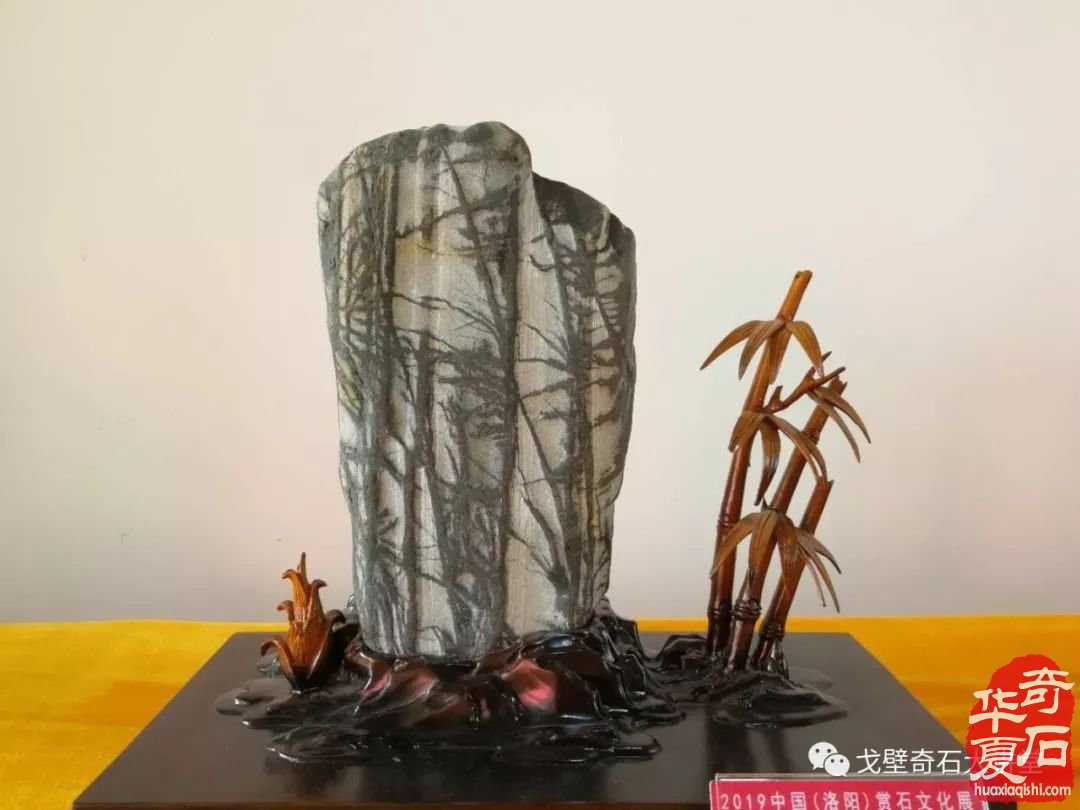 洛阳石展画面石领跑精品厅 宽甸玉树石异军突起