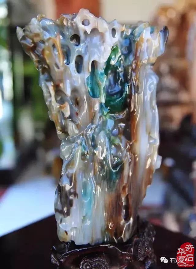 世界上最美木头变成石头后的样子！