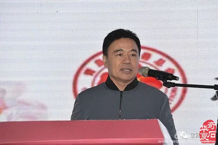 青岛赏石活动回记【八】青岛市第三届奇石书画义捐慈善爱心拍卖会隆重开拍