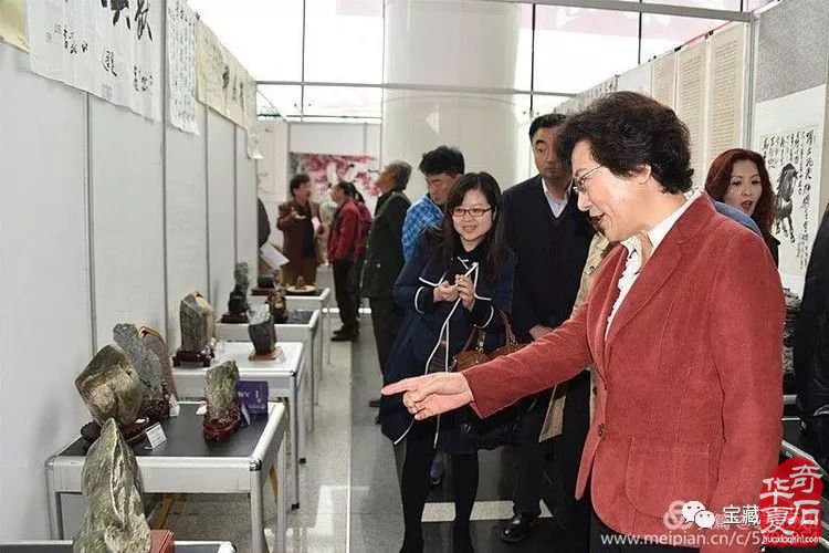 青岛赏石活动回记【八】青岛市第三届奇石书画义捐慈善爱心拍卖会隆重开拍